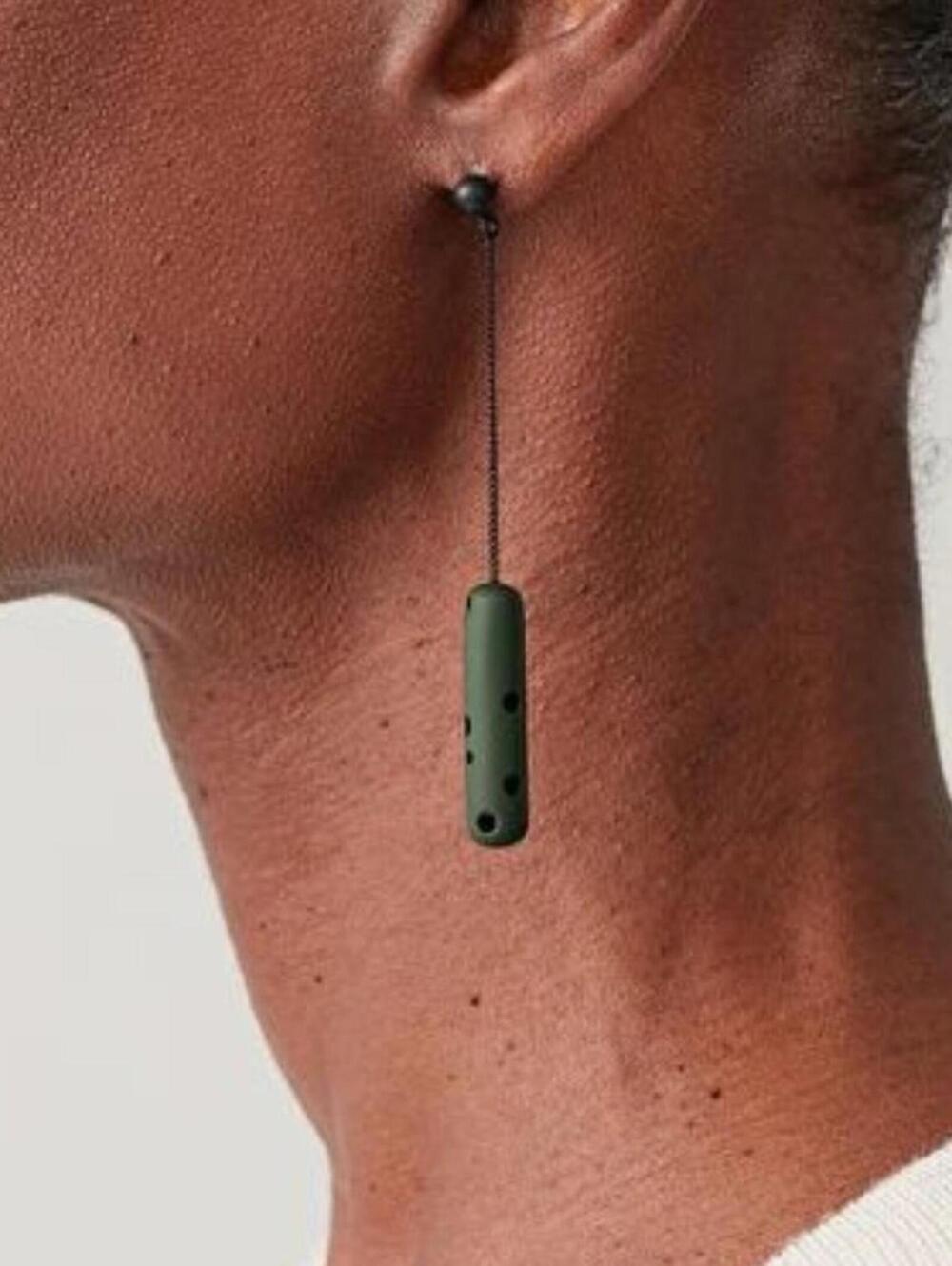 COS Cutout Metal Earrings in Green - Picture 3 of 3